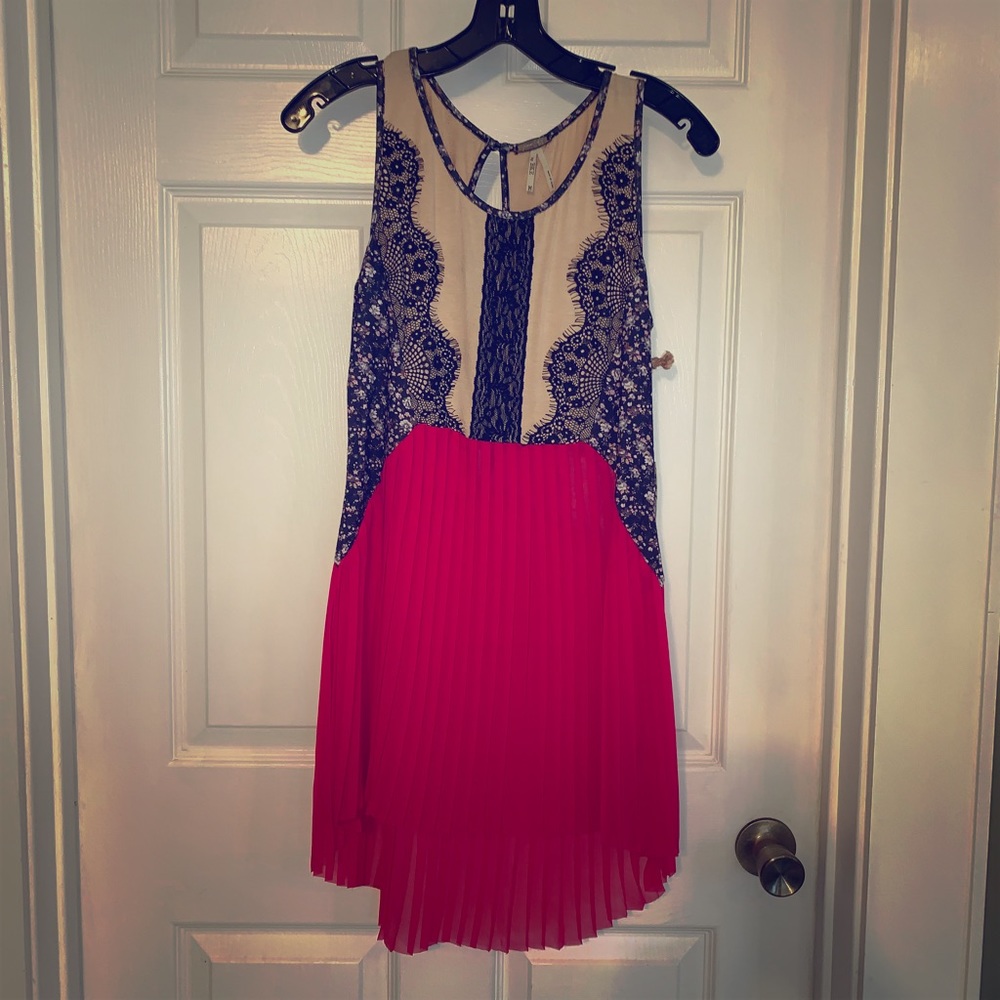 Gimmicks by BKE sheath dress